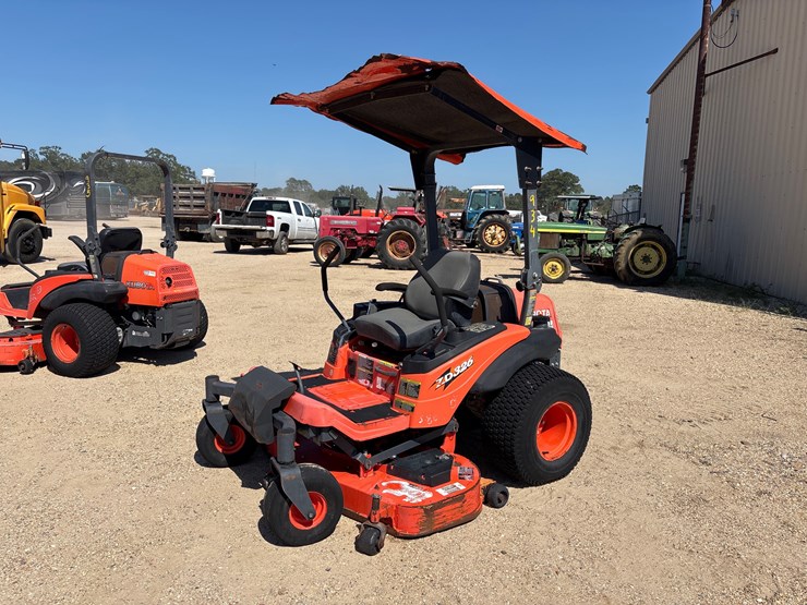 kubota-zd326-image-1