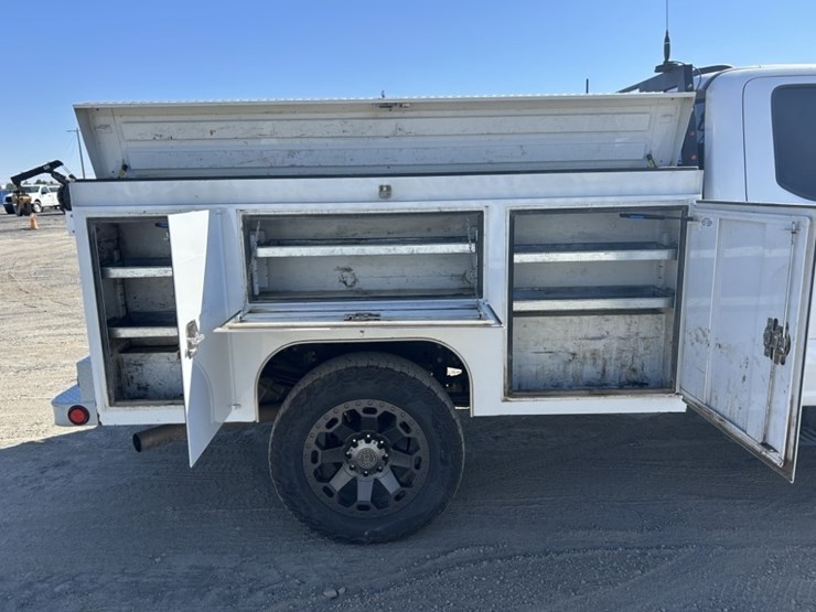 2023-ford-f250-xl-image-27