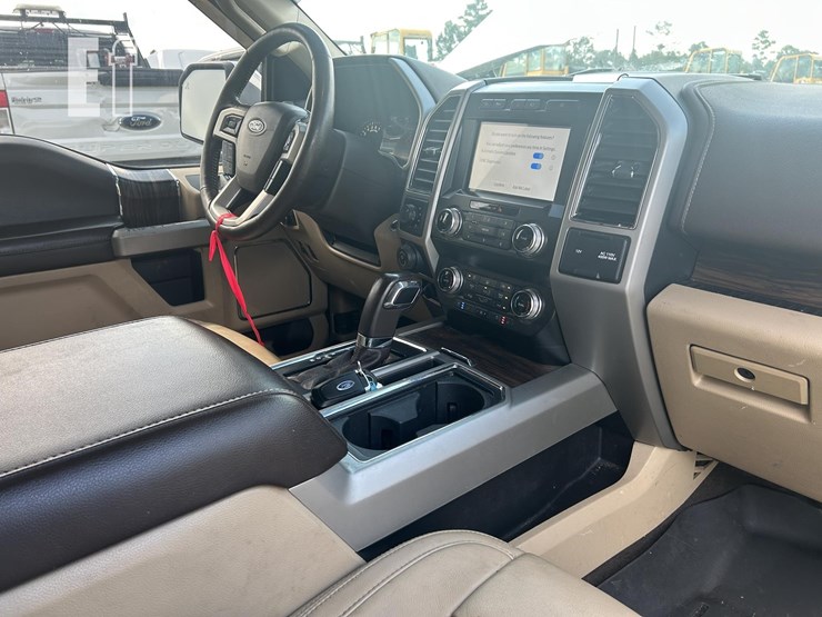 2020-ford-f150-image-34