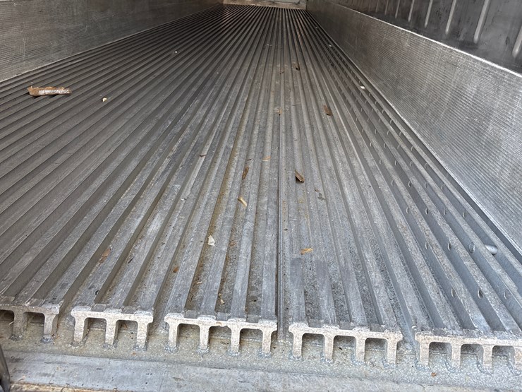 #1204-•-40ft-insulated-container-image-4
