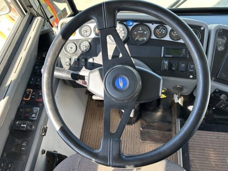 2004-blue-bird-school-bus-image-18