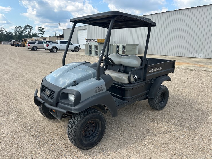 #63-•-carryall-1500,-4x4-intellitrak-kubota-engine,-with-lift-bed-image-1