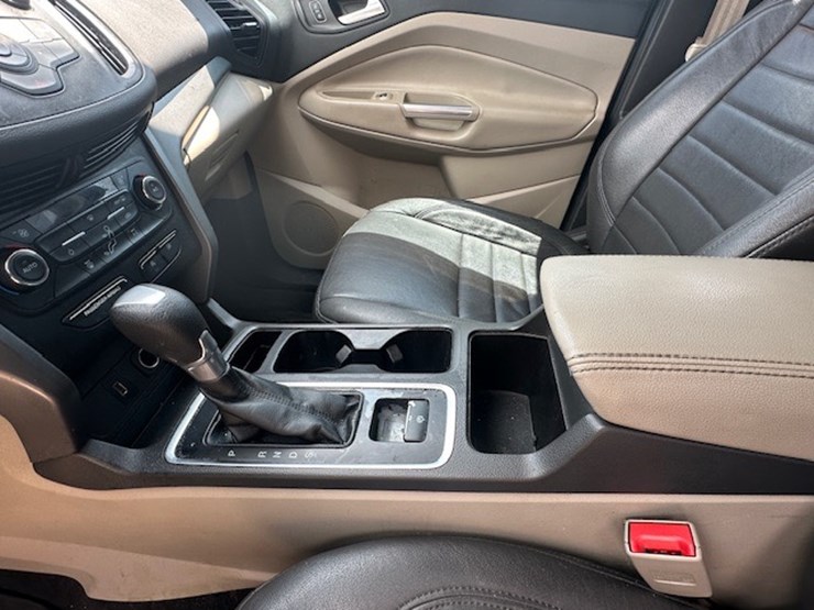 2017-ford-escape-image-36