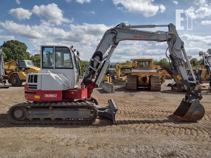 2023-takeuchi-tb280fr-image-3