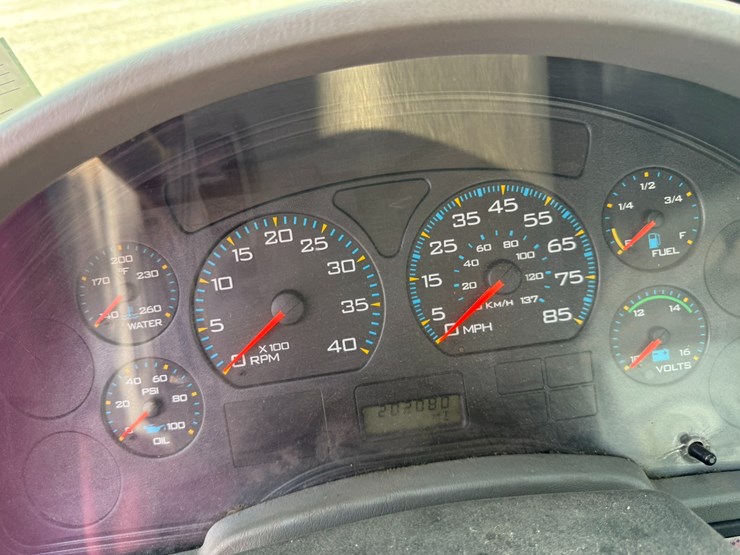 2005-international-durastar-4300-image-140