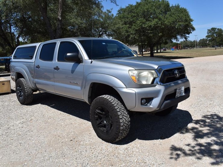 2014-toyota-tacoma-image-2