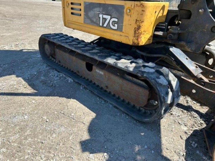 2015-deere-17g-image-30
