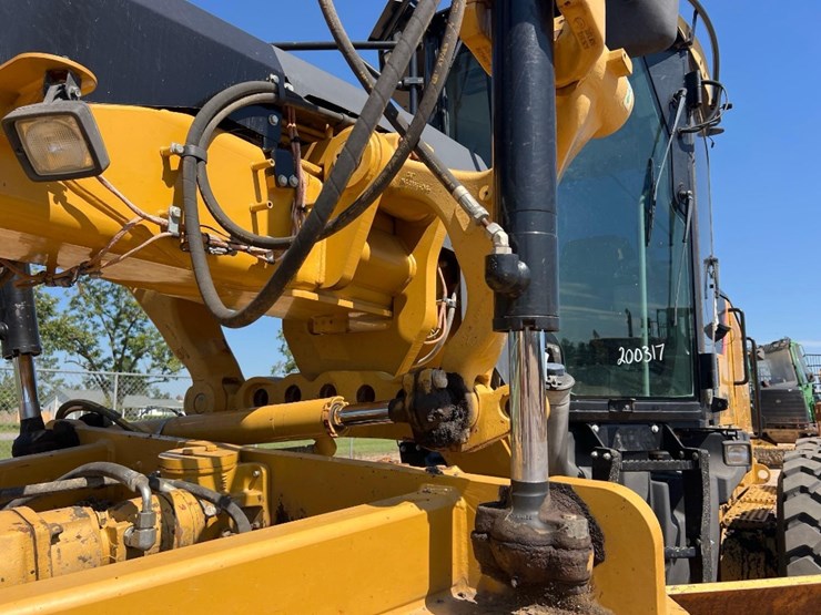 caterpillar-140m-image-12