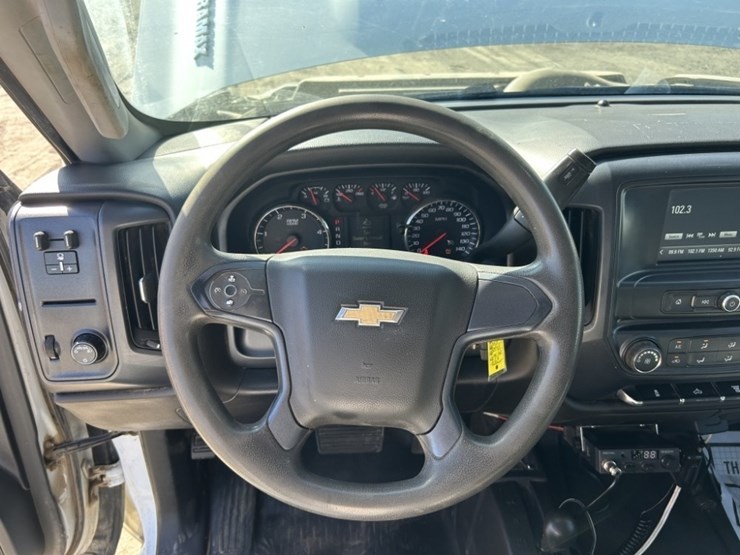 2018-chevrolet-silverado-2500-image-17