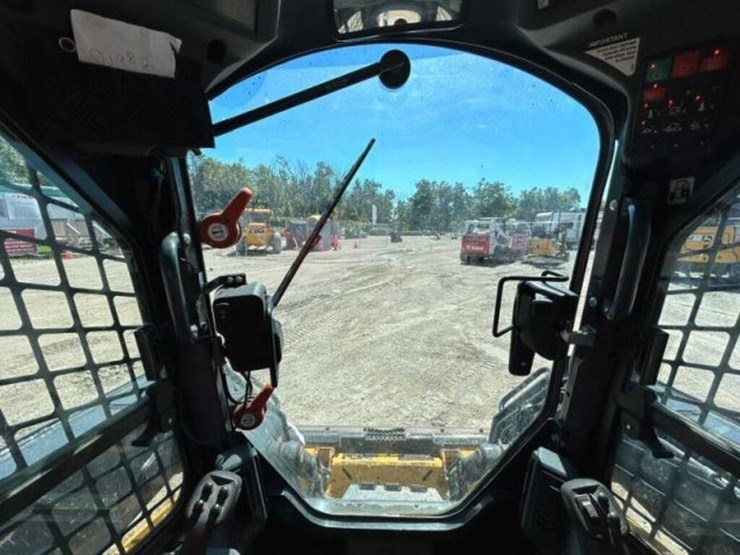 2022-deere-325g-image-14