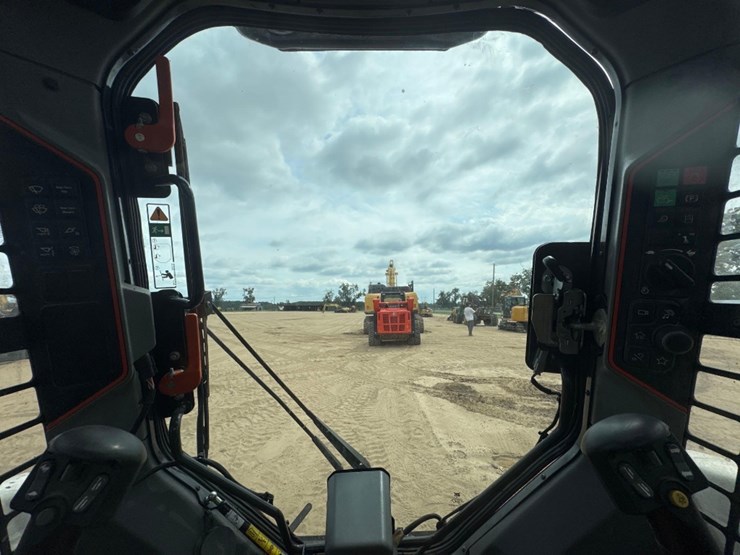 2021-bobcat-t66-image-25