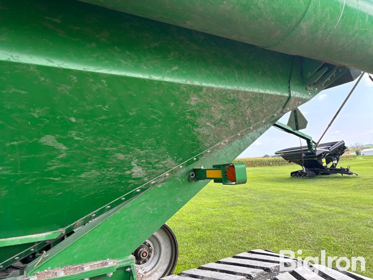 2022-brandt-1520xt-grain-cart-image-13