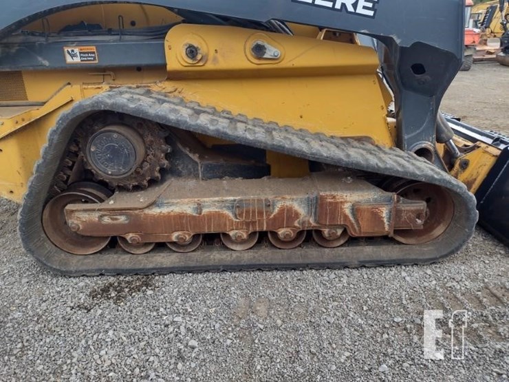 2020-deere-331g-image-27
