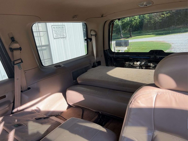 2002-lincoln-navigator-image-19