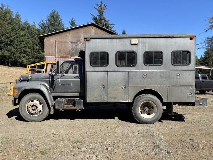 1996-ford-f800-image-2
