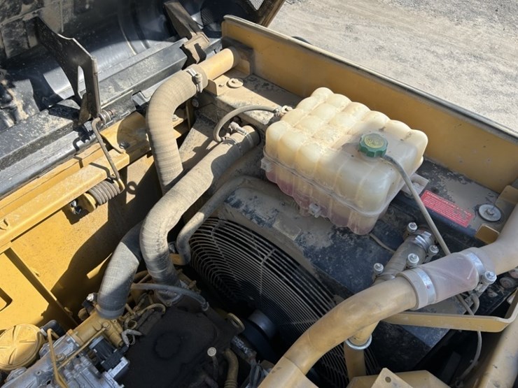 2018-caterpillar-c7-image-51