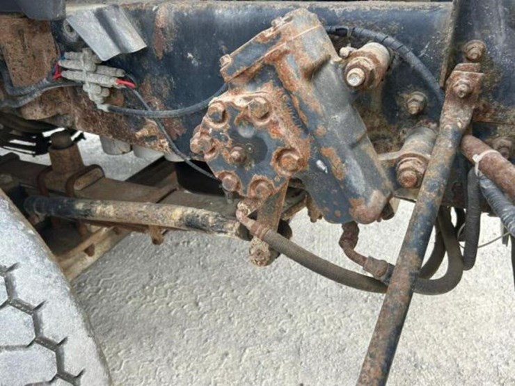 2005-volvo-tri/a-dump-truck-4v5k99gh55n391882-image-33