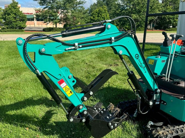 2025-cfg-industrial-h15r-mini-excavator-...-unused-image-3