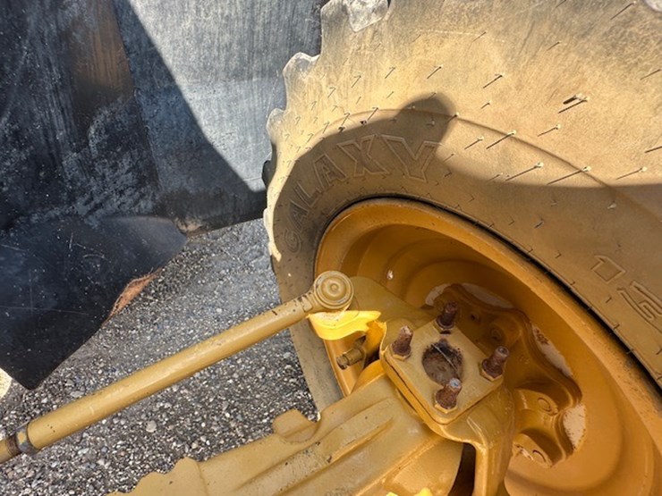 2005-caterpillar-th360b-image-43