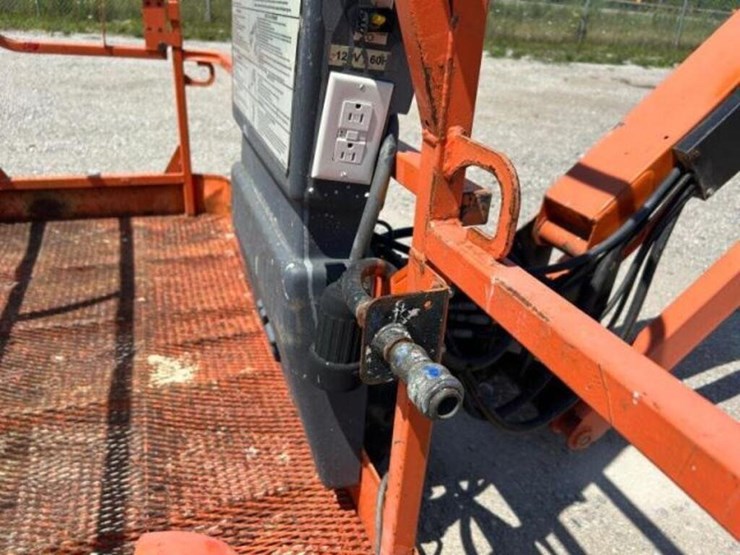 2013-jlg-660sj-image-23