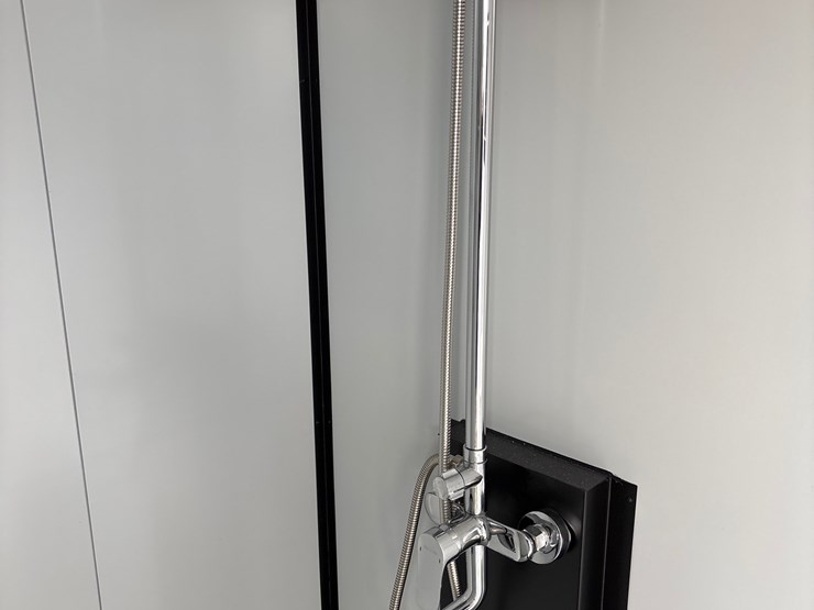 #1302-•-portable-restroom-image-4