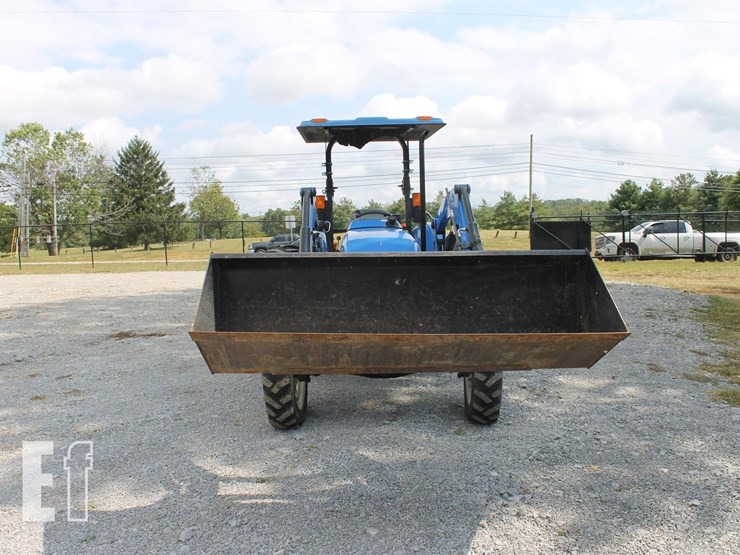 new-holland-workmaster-45-image-3