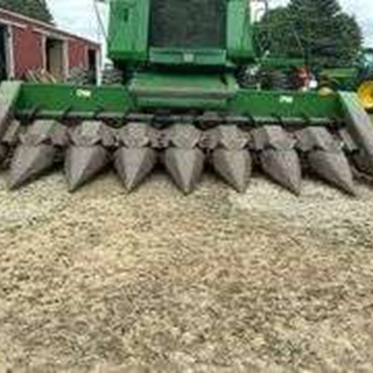 JOHN DEERE 843