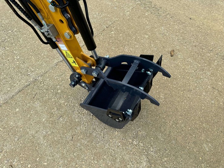 2025-cfg-industrial-mx20r-mini-excavator-...-unused-image-9