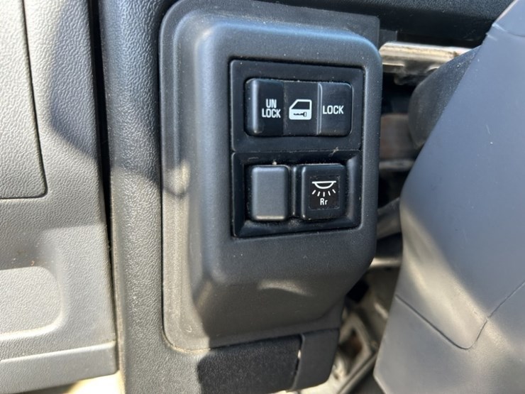 2006-gmc-w3500-image-25