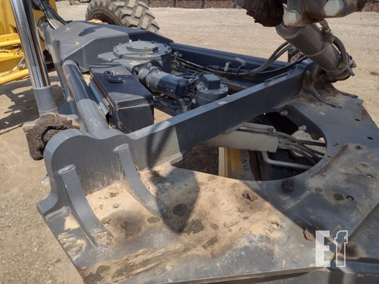 2020-deere-670gp-image-30