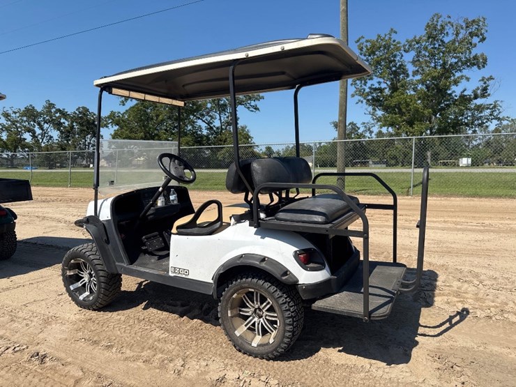 2020-ez-go-express-s4-golf-cart-image-8