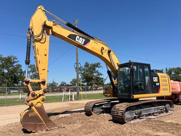 2017-caterpillar-323fl-image-8