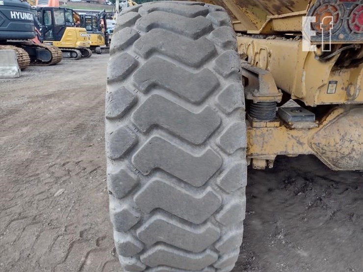 2005-deere-300d-image-20