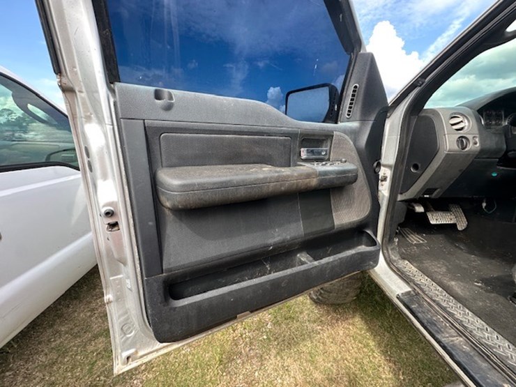 2004-ford-f150-image-27