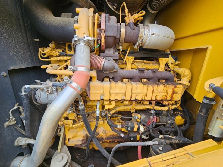 2012-deere-624k-image-37