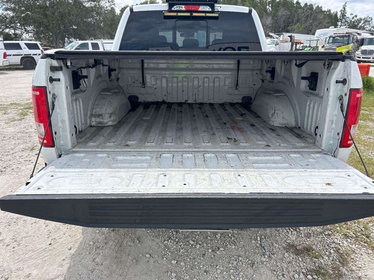 2017-ford-f150-image-22