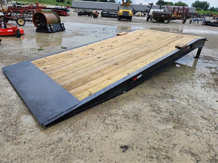 #403-•-x-star-20'-x-101"-loading-ramp-image-5