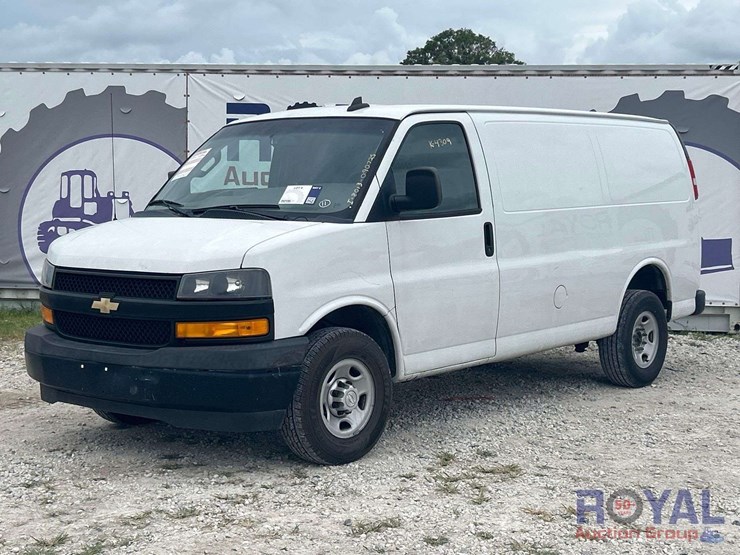 2019-chevrolet-express-2500-image-1