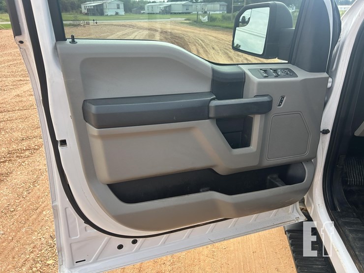 2020-ford-f150-image-22