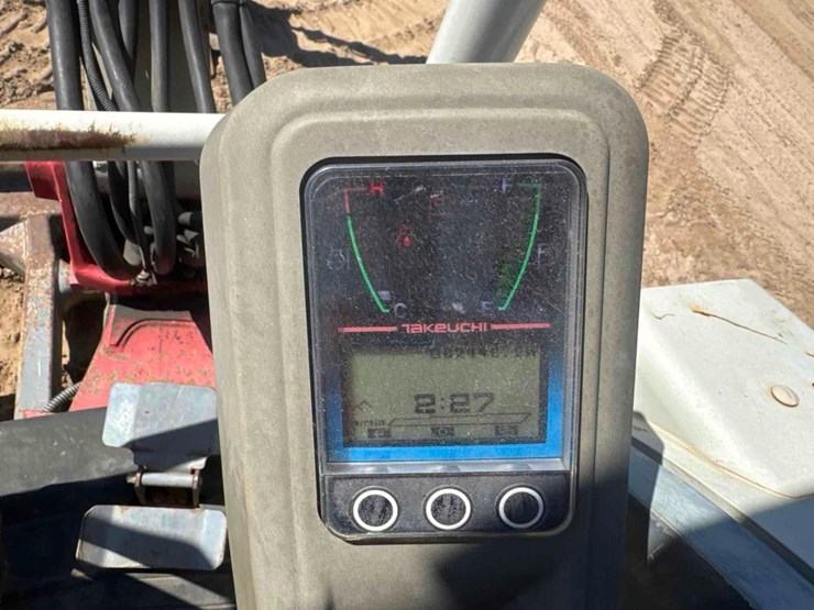 2019-takeuchi-tb230-image-28