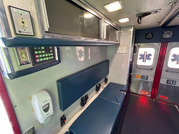 2005-ford-e450-image-30