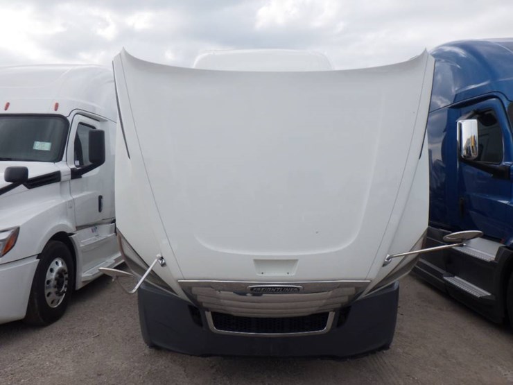 2023-freightliner-cascadia-126-image-14
