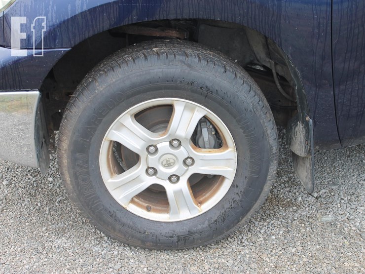 2010-toyota-tundra-image-8