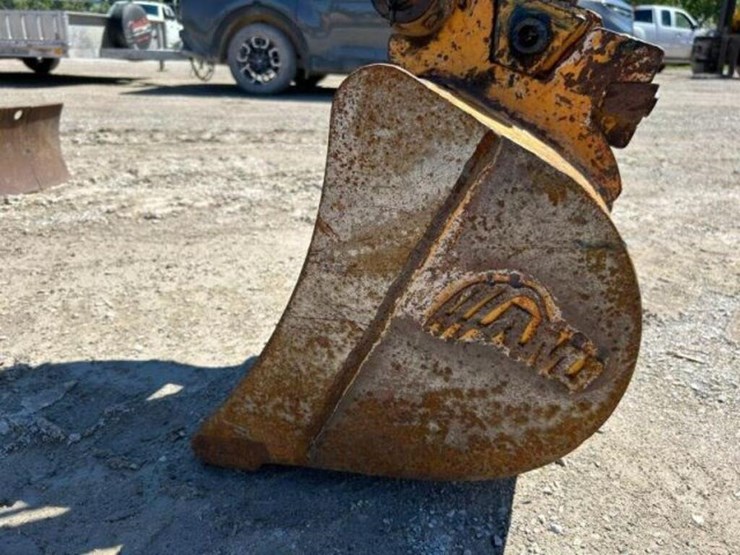 2015-deere-17g-image-46