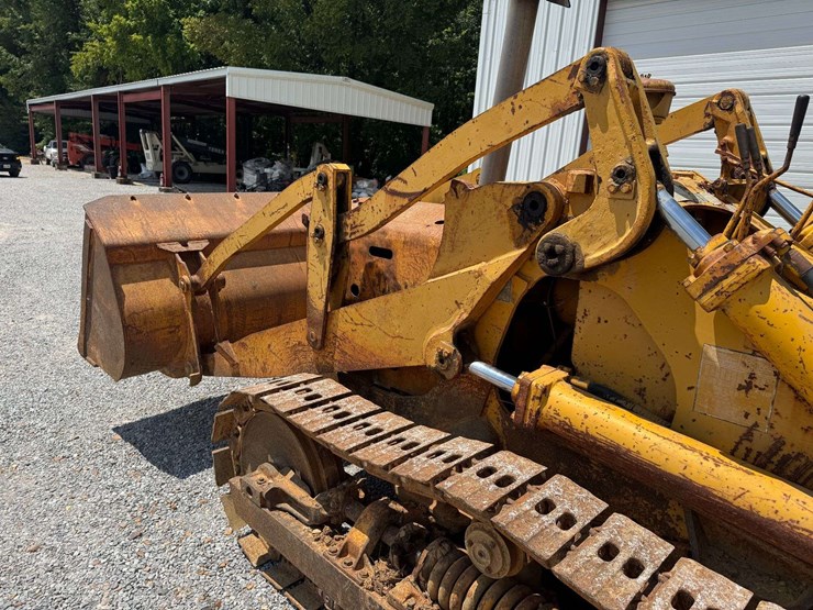 caterpillar-933-image-35