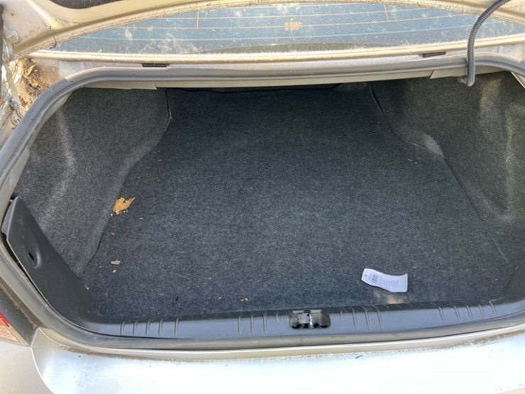 2013-chevrolet-impala-sedan-image-19