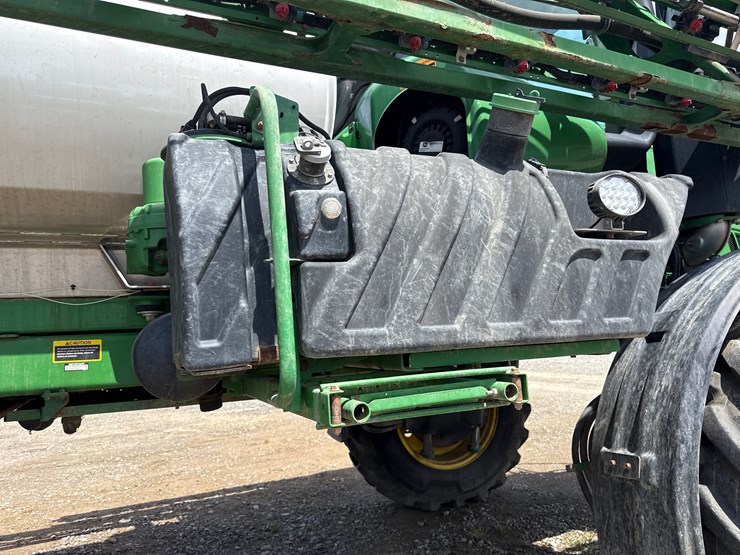 2018-john-deere-r4038-image-12