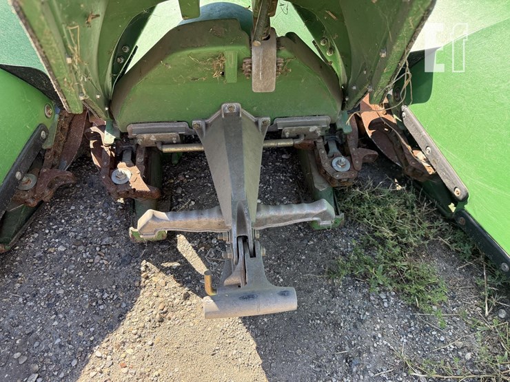 2012-john-deere-608c-image-10