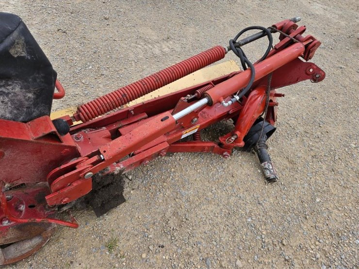 new-holland-615-image-10