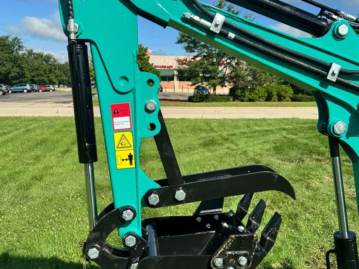 2025-cfg-industrial-h15r-mini-excavator-...-unused-image-8